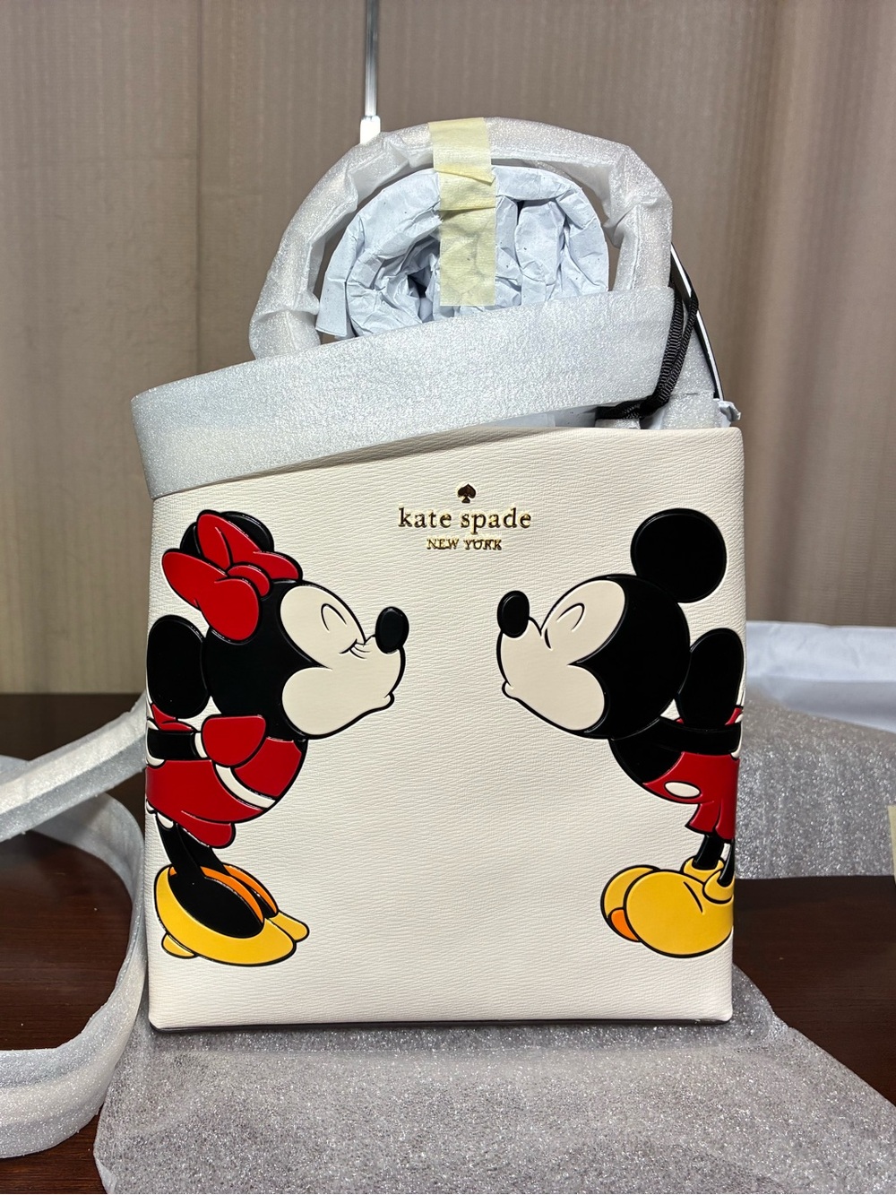 Kate Spade x Disney Mickey & Minnie Kissing Tote NWT
